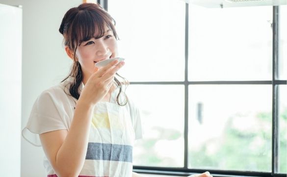 しじみの味噌汁の味見