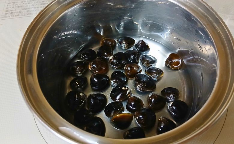 しじみのだしをとる