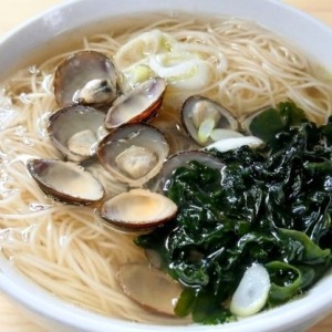 【簡単レシピ】しじみにゅうめんの作り方。夜食や二日酔いに染み渡る旨味