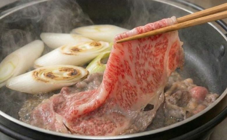 しじみすき焼きの作り方レシピ 肉を焼く